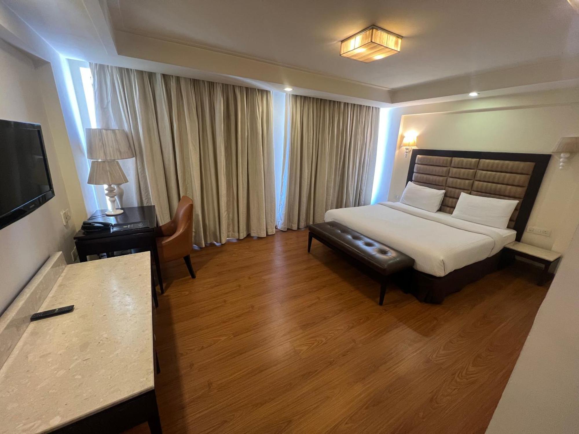 Madhuban Hotel , Нью-Дели Экстерьер фото